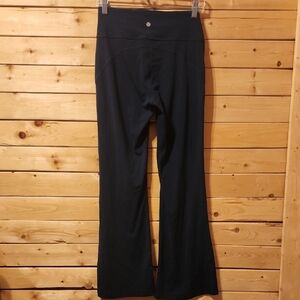 Womens Lululemon Groove Flare Leggings Size 8 NWOT Inseam 28in